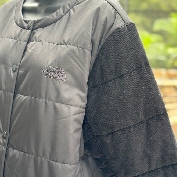 NORTH FACE WOMENS COLLARLESS SYNTHETIC JACKET (XXL) - Picture 3 of 8